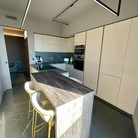 Luxury Penthouse ☆☆☆☆☆ *